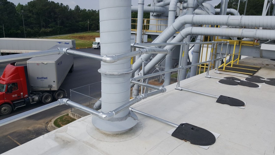 Kee Guard / Garde-corps de toit autoportant sans perforation / contrepoids / fabriqué au Canada