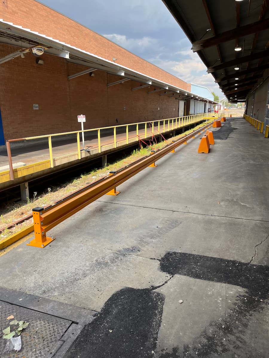 Protection de la circulation dans les entrepôts / Barrière de sécurité