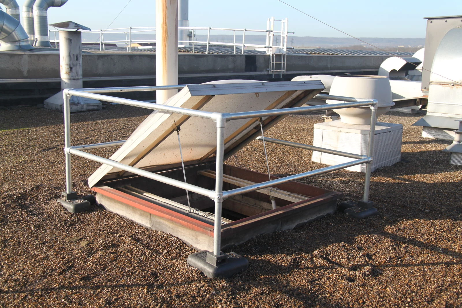 Garde-corps de puits de lumière Kee Dome / Protection contre les chutes sur le toit