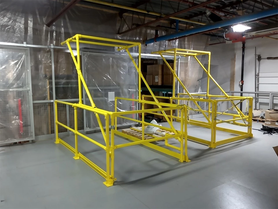 Barrière écluse / Kee Pivot  / Barrière écluse pour mezzanines / Barrière de chargement / Barrière pour palettes / Barrière de sécurité pour entrepôt